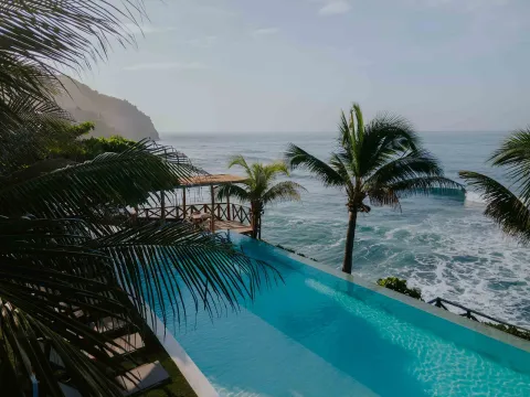 Puro Surf Hotel