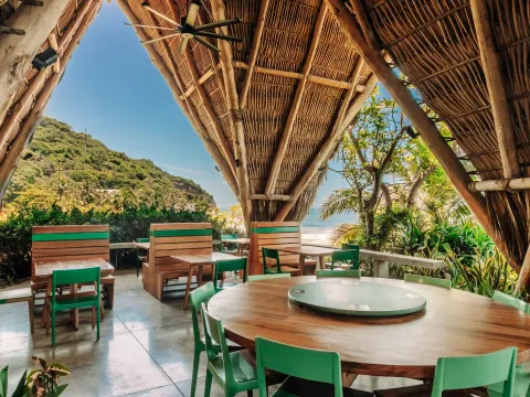 Puro Surf Hotel